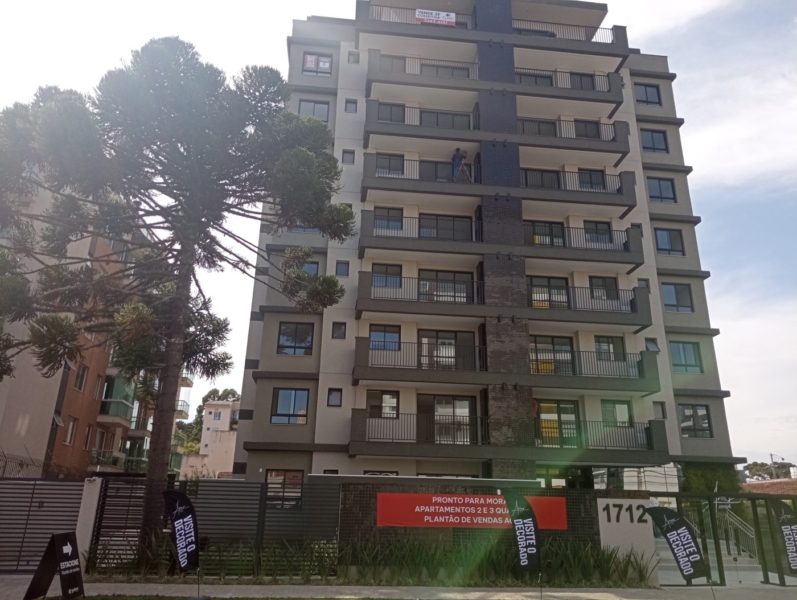 Apartamento para Venda Rua Almirante Tamandaré, 1712 - Curitiba / PR Condomínio: ARES Referência: AP1679_CAZA 3 dormitórios, 1 suíte, 2 banheiros, 2 vagas