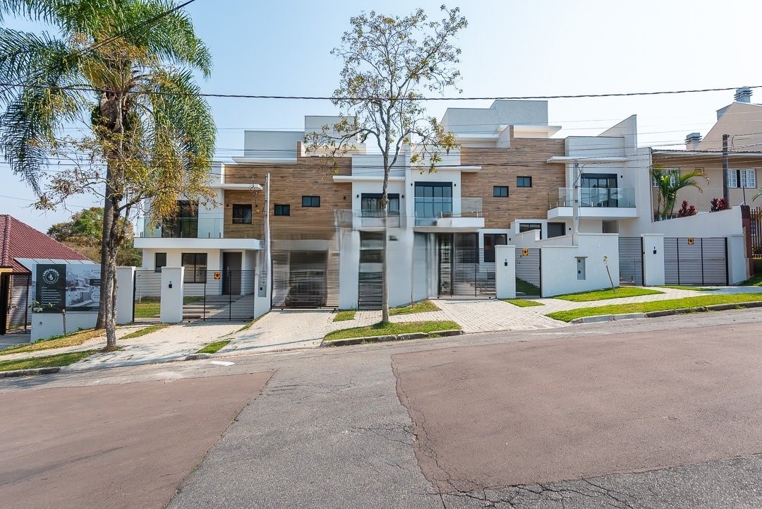 Sobrado no Atuba, Curitiba - 140m² com 3 Dormitórios e Terraço Gourmet